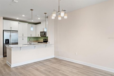 Condo in Orlando, Florida, 2 bedrooms  № 1654368 - photo 7