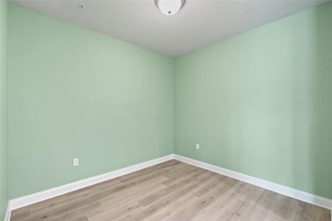 Condo in Orlando, Florida, 2 bedrooms  № 1654368 - photo 12