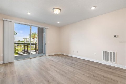 Condo in Orlando, Florida, 2 bedrooms  № 1654368 - photo 9