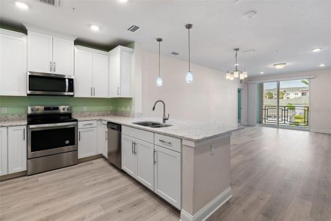 Condo in Orlando, Florida, 2 bedrooms  № 1654368 - photo 3