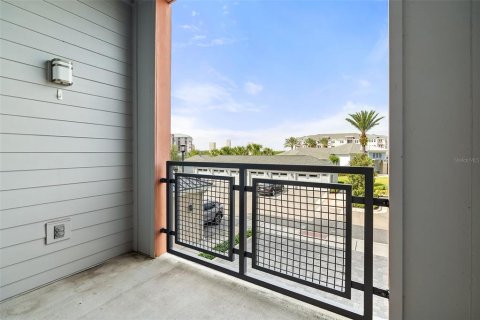 Condo in Orlando, Florida, 2 bedrooms  № 1654368 - photo 2