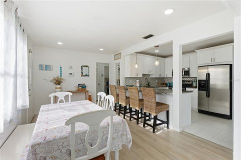 Casa en venta en Saint Petersburg, Florida, 3 dormitorios, 106 m2 № 2093097 - foto 6