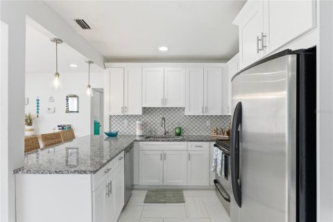 Casa en venta en Saint Petersburg, Florida, 3 dormitorios, 106 m2 № 2093097 - foto 7