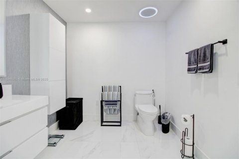 Купить виллу или дом в Хомстед, Флорида 4 спальни, 216.56м2, № 1845652 - фото 30