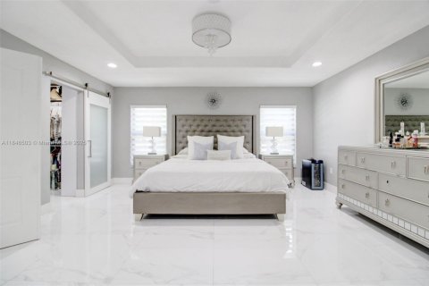 Купить виллу или дом в Хомстед, Флорида 4 спальни, 216.56м2, № 1845652 - фото 26