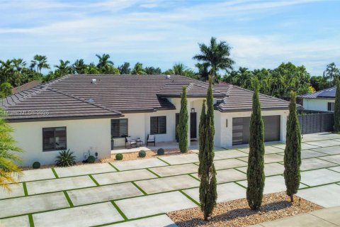 Купить виллу или дом в Хомстед, Флорида 4 спальни, 216.56м2, № 1845652 - фото 10