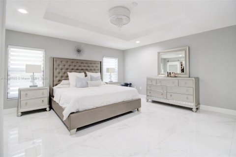 Купить виллу или дом в Хомстед, Флорида 4 спальни, 216.56м2, № 1845652 - фото 27