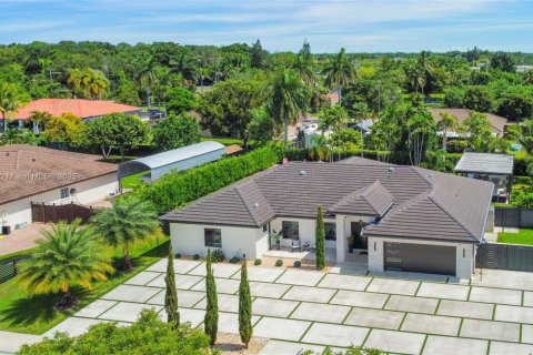 Купить виллу или дом в Хомстед, Флорида 4 спальни, 216.56м2, № 1845652 - фото 8