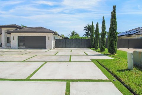 Купить виллу или дом в Хомстед, Флорида 4 спальни, 216.56м2, № 1845652 - фото 5