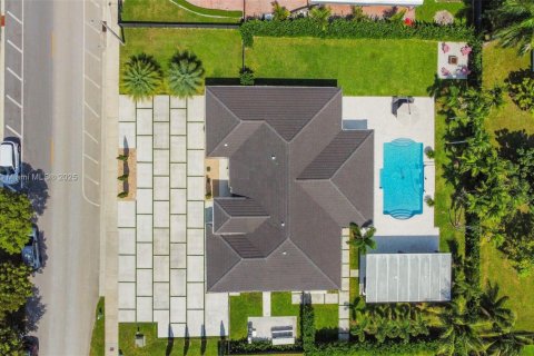 Купить виллу или дом в Хомстед, Флорида 4 спальни, 216.56м2, № 1845652 - фото 13