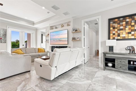 House in Naples, Florida 3 bedrooms, 139.82 sq.m. № 2412532 - photo 9