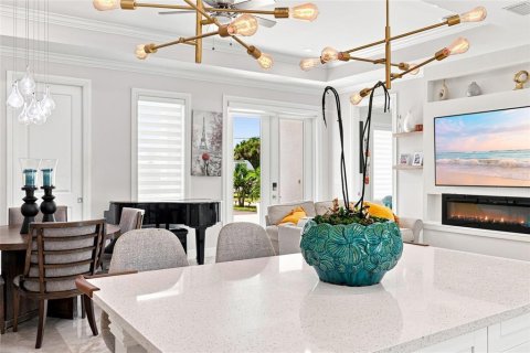 House in Naples, Florida 3 bedrooms, 139.82 sq.m. № 2412532 - photo 16