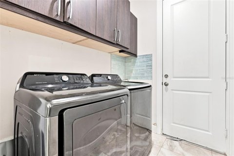 House in Naples, Florida 3 bedrooms, 139.82 sq.m. № 2412532 - photo 24