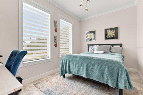 House in Naples, Florida 3 bedrooms, 139.82 sq.m. № 2412532 - photo 17