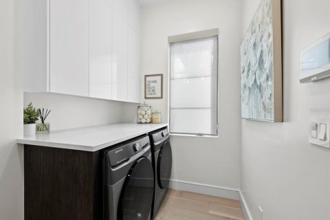 Casa en venta en Sarasota, Florida, 5 dormitorios, 303.51 m2 № 2217493 - foto 16