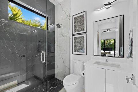 Casa en venta en Sarasota, Florida, 5 dormitorios, 303.51 m2 № 2217493 - foto 26