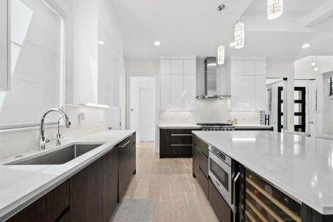 Casa en venta en Sarasota, Florida, 5 dormitorios, 303.51 m2 № 2217493 - foto 13