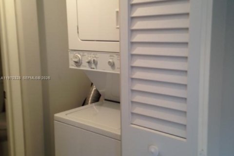 Touwnhouse à vendre à Miami, Floride: 2 chambres № 2032878 - photo 9