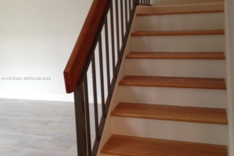 Touwnhouse à vendre à Miami, Floride: 2 chambres № 2032878 - photo 8