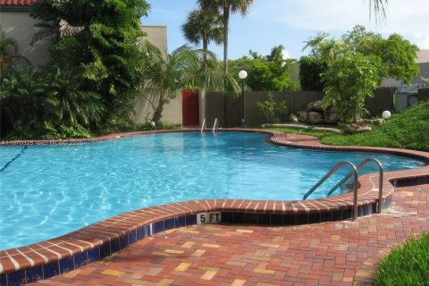 Touwnhouse à vendre à Miami, Floride: 2 chambres № 2032878 - photo 13