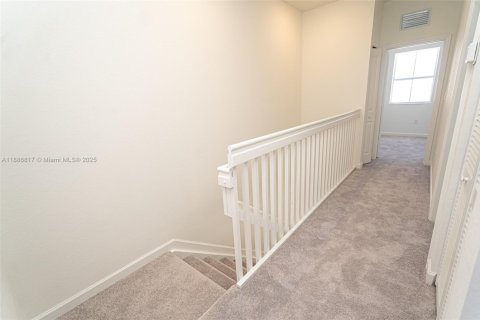 Снять в аренду виллу или дом в Хомстед, Флорида 3 спальни, № 1940966 - фото 28