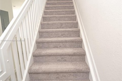 Снять в аренду виллу или дом в Хомстед, Флорида 3 спальни, № 1940966 - фото 25