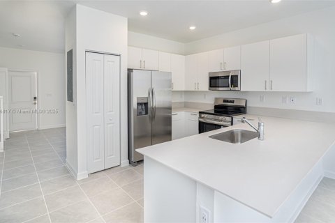 Снять в аренду виллу или дом в Хомстед, Флорида 3 спальни, № 1940966 - фото 11