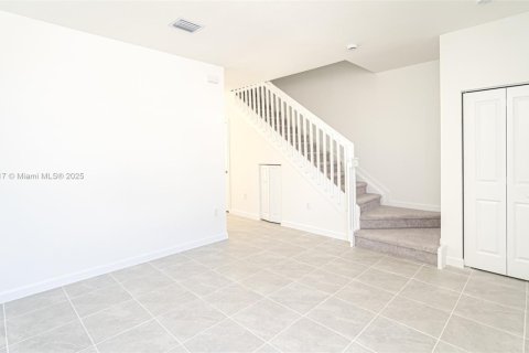 Снять в аренду виллу или дом в Хомстед, Флорида 3 спальни, № 1940966 - фото 7