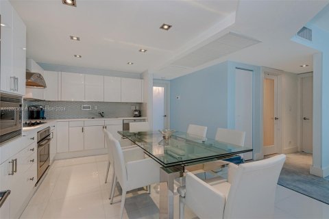 Copropriété à louer à Miami Beach, Floride: 2 chambres, 114.27 m2 № 23845 - photo 19