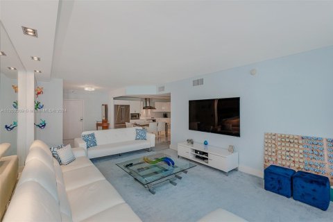 Copropriété à louer à Miami Beach, Floride: 2 chambres, 114.27 m2 № 23845 - photo 9