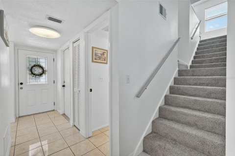 House in Palm Harbor, Florida 4 bedrooms, 196.12 sq.m. № 1893725 - photo 8