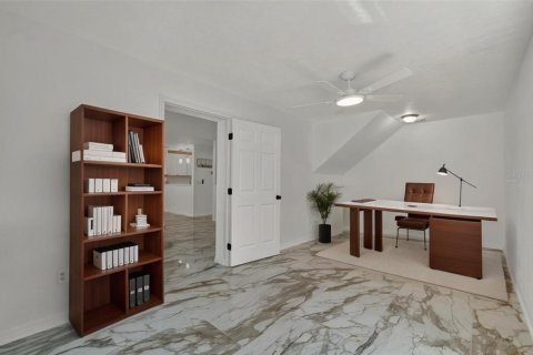 House in Palm Harbor, Florida 4 bedrooms, 196.12 sq.m. № 1893725 - photo 25