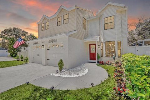 House in Palm Harbor, Florida 4 bedrooms, 196.12 sq.m. № 1893725 - photo 1