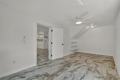 House in Palm Harbor, Florida 4 bedrooms, 196.12 sq.m. № 1893725 - photo 24