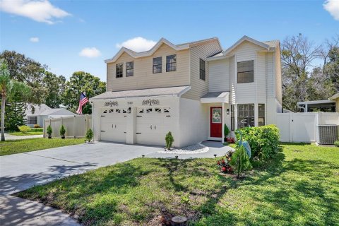 House in Palm Harbor, Florida 4 bedrooms, 196.12 sq.m. № 1893725 - photo 3