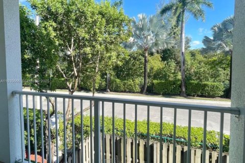 Condominio en alquiler en Doral, Florida, 3 dormitorios, 126.72 m2 № 1993799 - foto 6