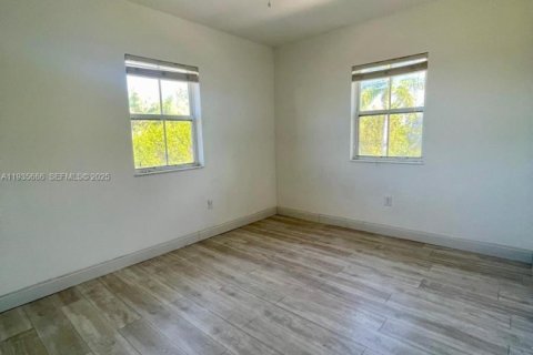 Condominio en alquiler en Doral, Florida, 3 dormitorios, 126.72 m2 № 1993799 - foto 4