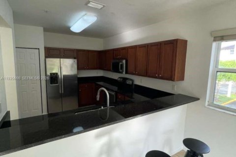 Condominio en alquiler en Doral, Florida, 3 dormitorios, 126.72 m2 № 1993799 - foto 15