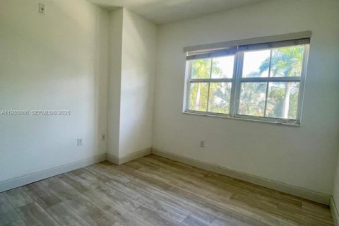 Condominio en alquiler en Doral, Florida, 3 dormitorios, 126.72 m2 № 1993799 - foto 3