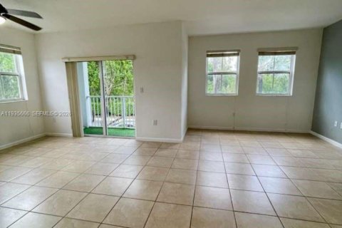 Condominio en alquiler en Doral, Florida, 3 dormitorios, 126.72 m2 № 1993799 - foto 12