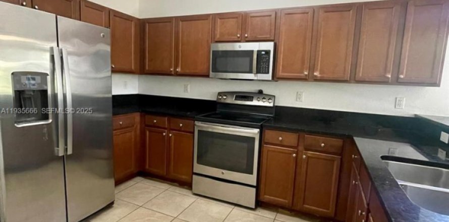 Condominio en Doral, Florida, 3 dormitorios  № 1993799