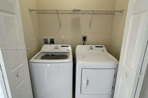 Condominio en alquiler en Doral, Florida, 3 dormitorios, 126.72 m2 № 1993799 - foto 27