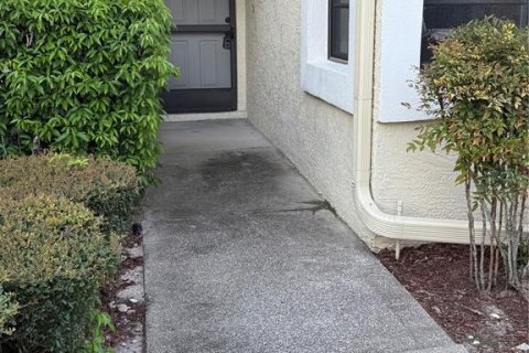 Copropriété à vendre à Spring Hill, Floride: 1 chambre, 65.68 m2 № 2148565 - photo 2