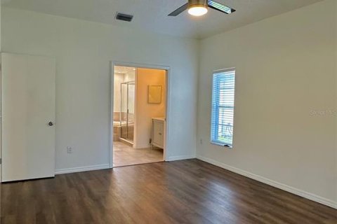 House in New Port Richey, Florida 3 bedrooms, 186.08 sq.m. № 1838546 - photo 17