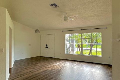 House in New Port Richey, Florida 3 bedrooms, 186.08 sq.m. № 1838546 - photo 4
