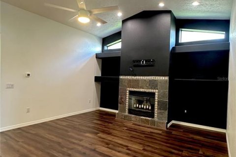 House in New Port Richey, Florida 3 bedrooms, 186.08 sq.m. № 1838546 - photo 13