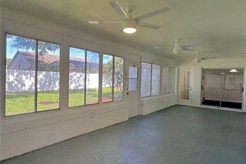 House in New Port Richey, Florida 3 bedrooms, 186.08 sq.m. № 1838546 - photo 27