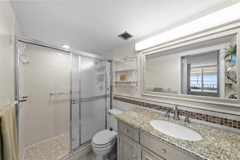 Condo in Gulfport, Florida, 2 bedrooms  № 2383706 - photo 30