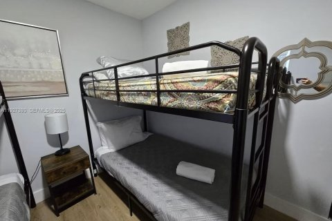 Снять в аренду виллу или дом в Майами, Флорида 2 спальни, 69.68м2, № 1986268 - фото 6