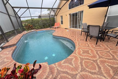 House in Davenport, Florida 4 bedrooms, 176.98 sq.m. № 1900259 - photo 20